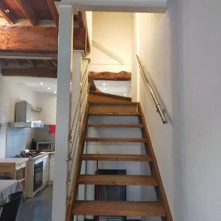 Апартаменты Agreable Maison En Triplex Avec Cours Interieure En Campagne Лукка