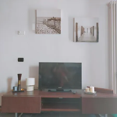 Agreable Maison En Triplex Avec Cours Interieure En Campagne Apartment *