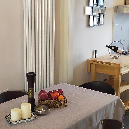 Agreable Maison En Triplex Avec Cours Interieure En Campagne Apartment