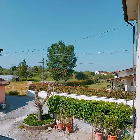 Agreable Maison En Triplex Avec Cours Interieure En Campagne * Lucca