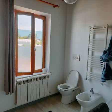 Agreable Maison En Triplex Avec Cours Interieure En Campagne Lucca