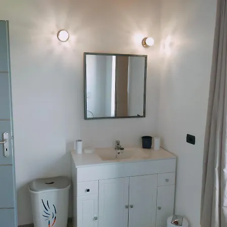Agreable Maison En Triplex Avec Cours Interieure En Campagne *